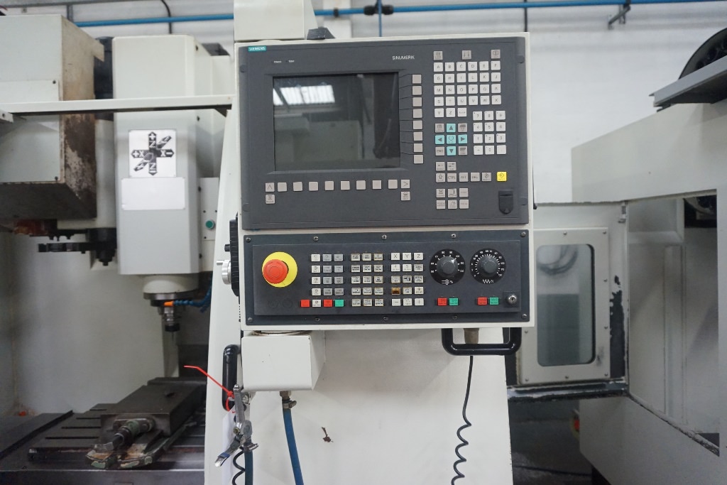 XYZ 560 Mini Mill  2005